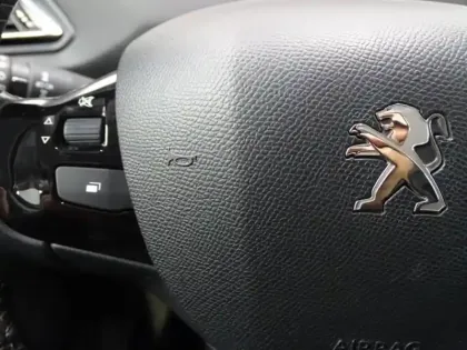 Photo 11 Peugeot 308  1.5 BlueHDi 130ch S&S Style