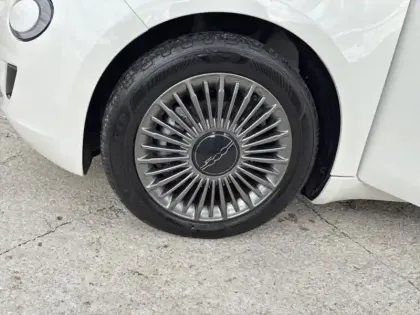 Photo 11 Fiat 500 Gén. II Ph1 MY22 Icône 3