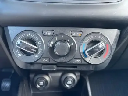 Photo 14 Suzuki Swift  1.2 Dualjet Hybrid 83ch Avantage