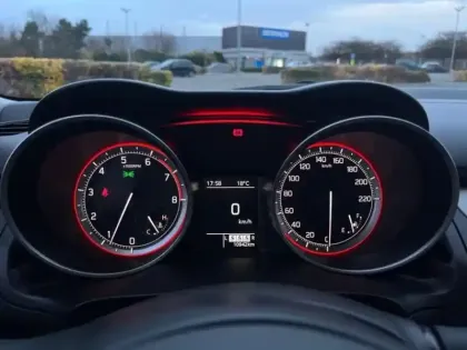 Photo 10 Suzuki Swift  1.2 Dualjet Hybrid 83ch Pack