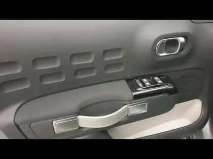 Photo 6 Citroën C3  1.2 PureTech 110ch S&S Shine EAT6