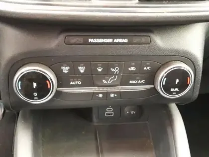 Photo 14 Ford Kuga  2.5 Duratec 190ch FHEV E85 Titanium BVA