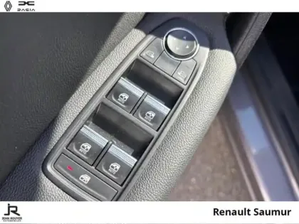 Photo 13 Renault Captur  1.6 E-Tech hybride 145ch Techno