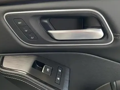 Photo 13 Nissan X-trail  e-4orce 213ch Tekna 7 places