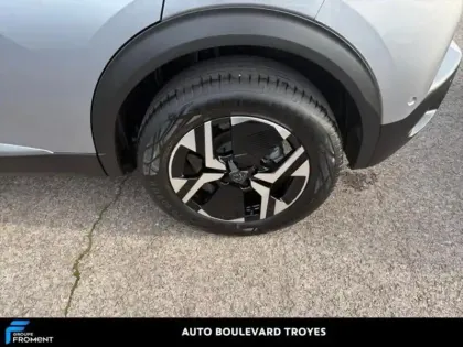 Photo 12 Peugeot 2008  1.2 Hybrid 145ch Allure e-DCS6