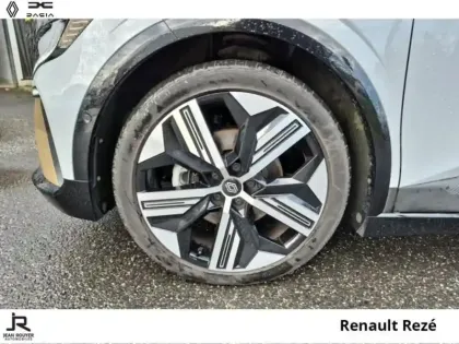 Photo 22 Renault Megane  E-Tech Electric EV60 220ch Iconic super charge -B