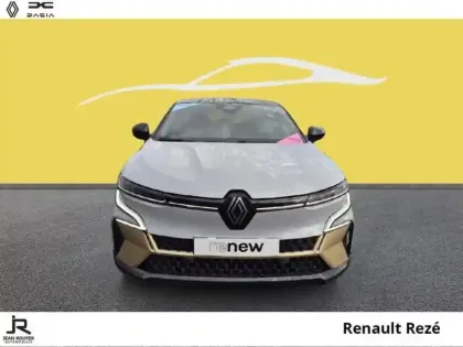 Photo 8 Renault Megane  E-Tech Electric EV60 220ch Iconic super charge -B