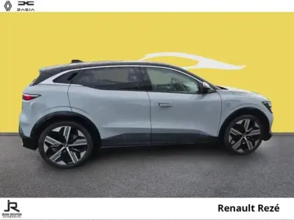 Photo 12 Renault Megane  E-Tech Electric EV60 220ch Iconic super charge -B