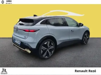 Photo 11 Renault Megane  E-Tech Electric EV60 220ch Iconic super charge -B