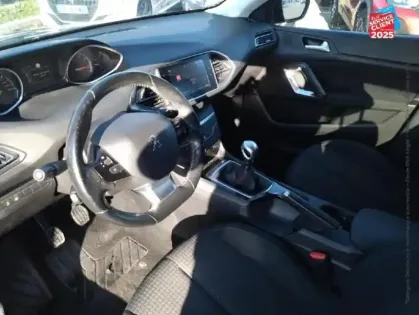 Photo 14 Peugeot 308  1.2 PureTech 130ch E6.c S&S Allure 108g