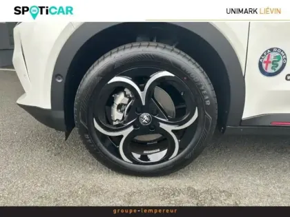 Photo 4 Alfa Romeo Junior  1.2 Ibrida 145ch Speciale e-DCT6