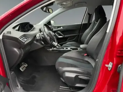 Photo 8 Peugeot 308  1.2 PureTech 130ch E6.3 S&S Tech