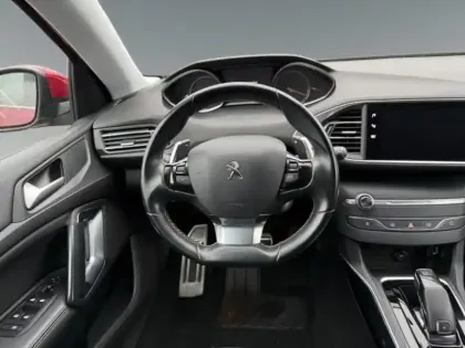 Photo 11 Peugeot 308  1.2 PureTech 130ch E6.3 S&S Tech