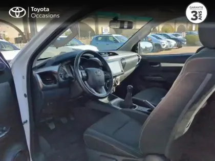 Photo 10 Toyota Hilux  2.4 D-4D 150ch X-Tra Cabine Légende 4WD RC23