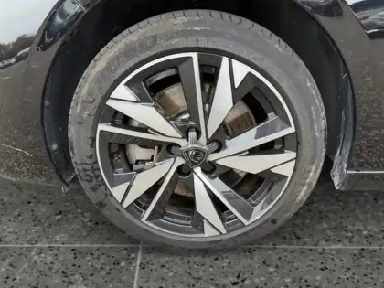 Photo 13 Peugeot 308  PHEV 180ch Allure e-EAT8