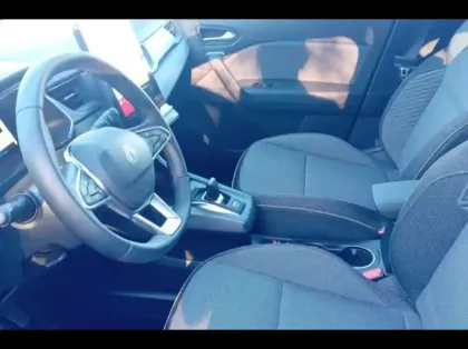 Photo 9 Renault Captur  1.8 E-Tech full hybrid 160ch Techno - 25