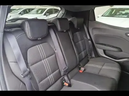 Photo 10 Renault Clio  1.6 E-Tech hybride 145ch Engineered