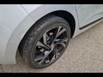 Photo 12 Renault Clio  1.6 E-Tech hybride 145ch Engineered