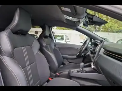 Photo 9 Renault Clio  1.6 E-Tech hybride 145ch Engineered