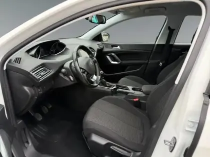 Photo 8 Peugeot 308  SW 1.2 PureTech 110ch S&S Active