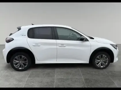 Photo 5 Peugeot 208  e- 136ch Style