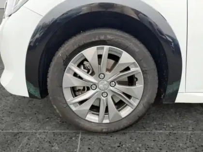 Photo 70 Peugeot 208  e- 136ch Style