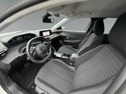 Photo 23 Peugeot 208  e- 136ch Style