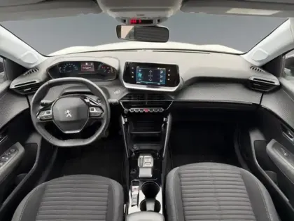 Photo 66 Peugeot 208  e- 136ch Style
