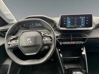 Photo 67 Peugeot 208  e- 136ch Style