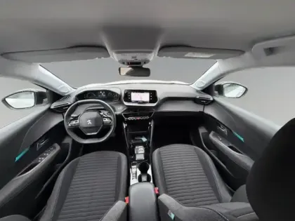 Photo 31 Peugeot 208  e- 136ch Style