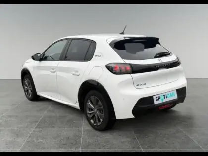 Photo 59 Peugeot 208  e- 136ch Style