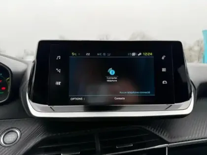 Photo 39 Peugeot 208  e- 136ch Style