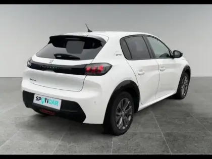 Photo 61 Peugeot 208  e- 136ch Style