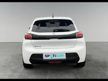 Photo 45 Peugeot 208  e- 136ch Style