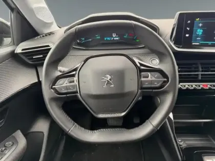 Photo 68 Peugeot 208  e- 136ch Style