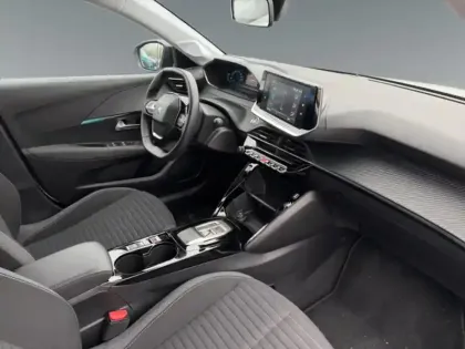 Photo 71 Peugeot 208  e- 136ch Style