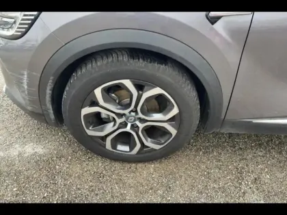 Photo 12 Renault Captur  1.6 E-Tech hybride 145ch Intens -21