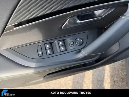 Photo 14 Peugeot 2008  1.2 PureTech 130ch S&S GT EAT8