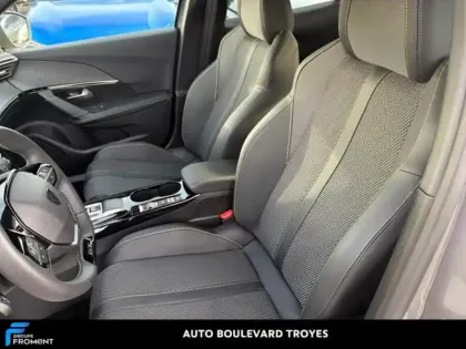 Photo 10 Peugeot 2008  1.2 PureTech 130ch S&S GT EAT8