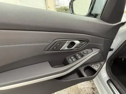 Photo 9 BMW Serie 3 Série 3 Touring 330eA 292ch M Sport