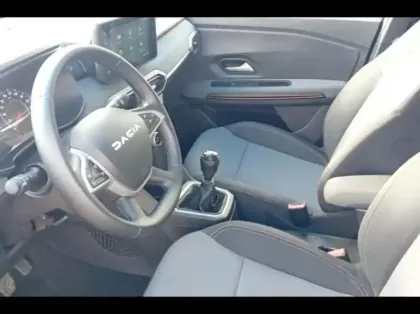 Photo 9 Dacia Jogger  1.0 ECO-G 100ch Extreme+ 7 places -24