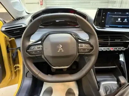 Photo 13 Peugeot 208  1.2 PureTech 75ch S&S Style