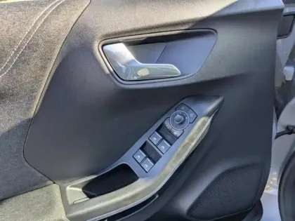 Photo 8 Ford Puma  1.0 EcoBoost 125ch S&S mHEV Titanium Powershift