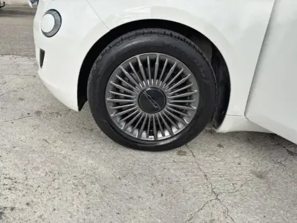 Photo 11 Fiat 500  e 118ch Icône