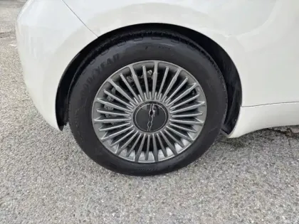 Photo 13 Fiat 500  e 118ch Icône