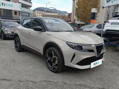 Photo 2 Alfa Romeo Junior  1.2 Ibrida 136ch Speciale DCT6