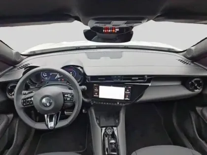 Photo 7 Alfa Romeo Junior  1.2 Ibrida 136ch Speciale DCT6