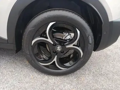 Photo 10 Alfa Romeo Junior  1.2 Ibrida 136ch Speciale DCT6