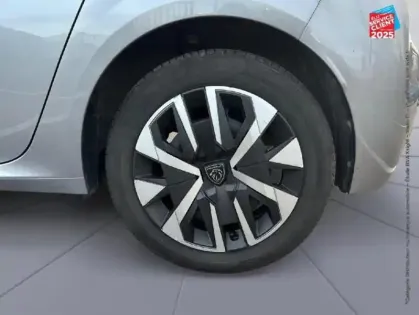 Photo 9 Peugeot 208  1.2 PureTech 75ch S/S Active Radar AR Carplay