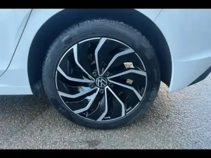 Photo 12 Volkswagen Golf  1.5 eTSI OPF 130ch MATCH DSG7